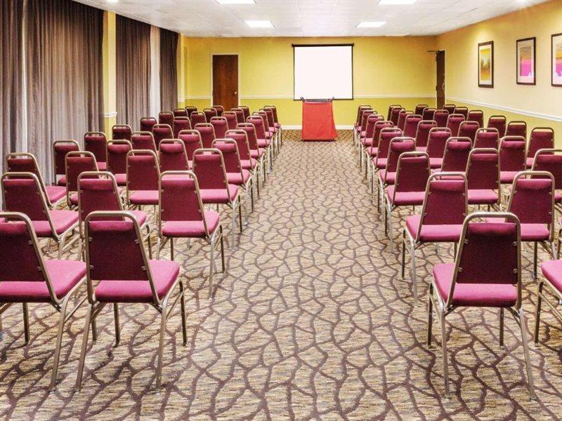 Ramada By Wyndham Salt Lake City North Temple Екстериор снимка