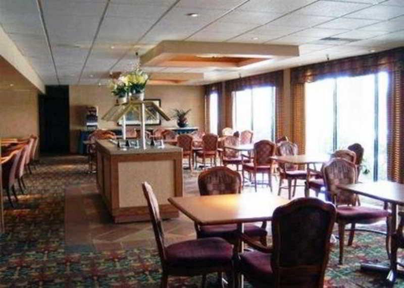 Ramada By Wyndham Salt Lake City North Temple Ресторант снимка