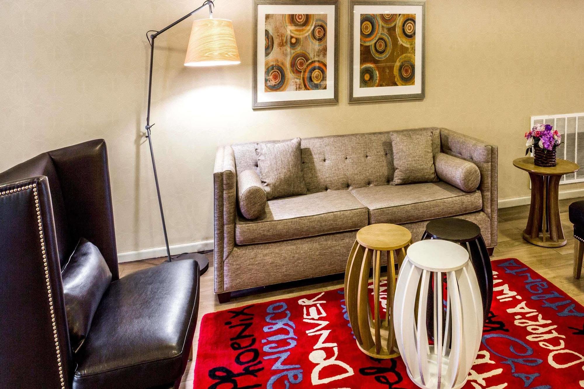 Ramada By Wyndham Salt Lake City North Temple Екстериор снимка