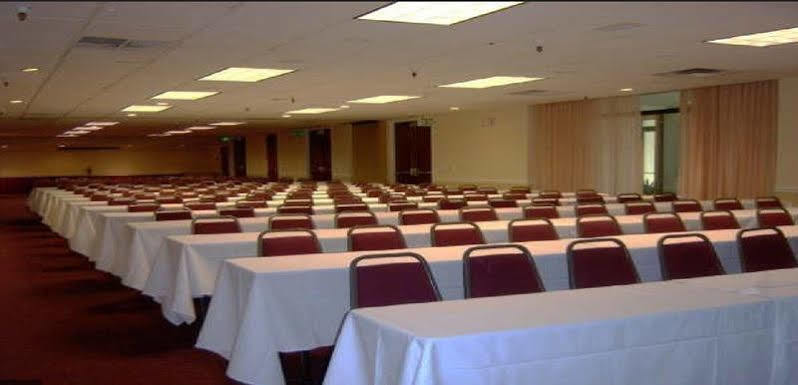 Ramada By Wyndham Salt Lake City North Temple Екстериор снимка