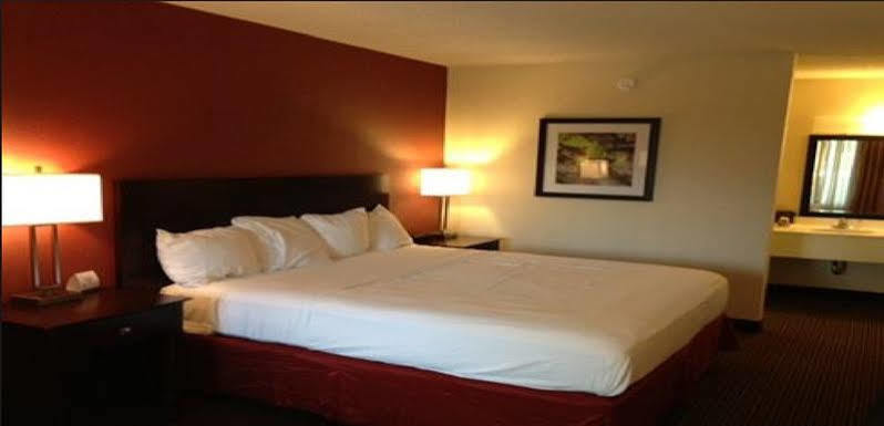 Ramada By Wyndham Salt Lake City North Temple Екстериор снимка