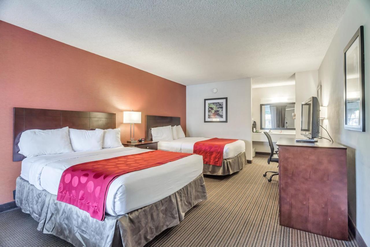Ramada By Wyndham Salt Lake City North Temple Екстериор снимка