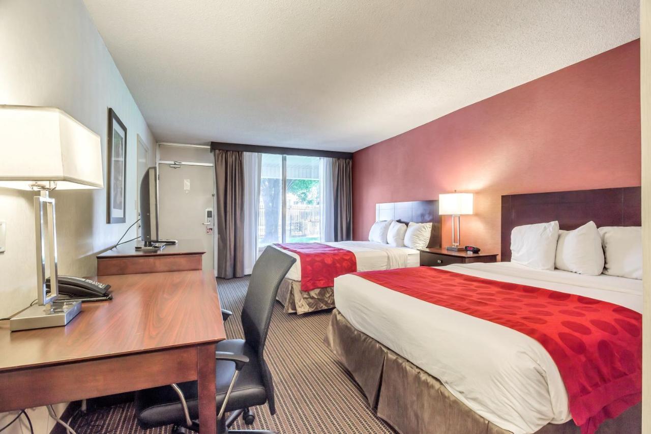 Ramada By Wyndham Salt Lake City North Temple Екстериор снимка